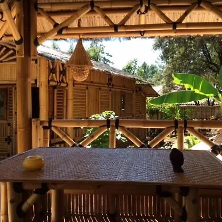 Tatil Evi Les Jardins De Valaurie Corbés