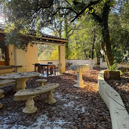 Tatil Evi Les Jardins De Valaurie Corbés